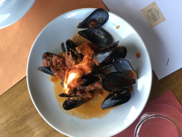 Saganaki mussels