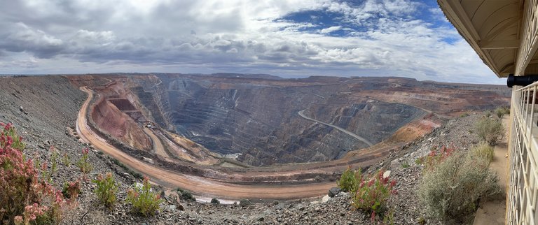 The Super Pit from the Lookout.