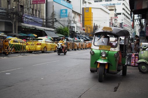 Tip: Avoid the Yellow Tuk Tuk Scam in Bangkok!