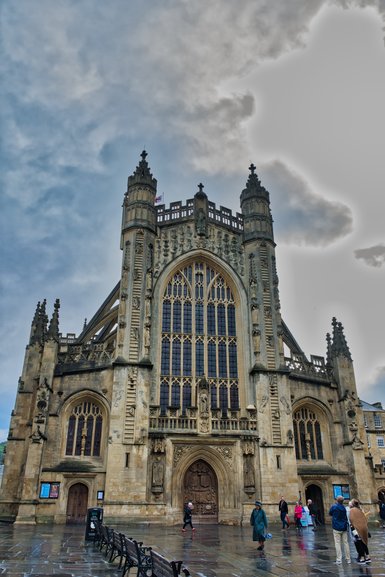 The entrance of Bath Abbey