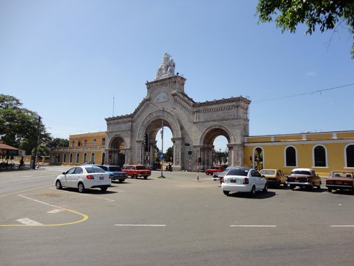 5 Important Tombs at the Colon Cemetery
