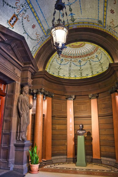 Inside the foyer of City Chambers. The bust is of Nelson Mandela