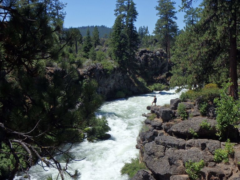 HIking and biking near the Deschutes River