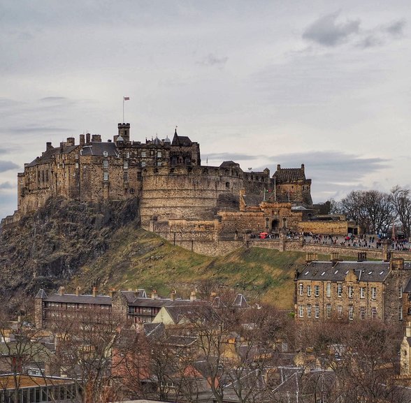 Where to Find the Best Views of Edinburgh Castle